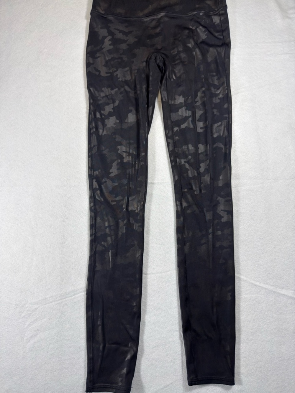 Spanx Leggings Faux Leather High Rise Camo Black Size M - Picture 3 of 6